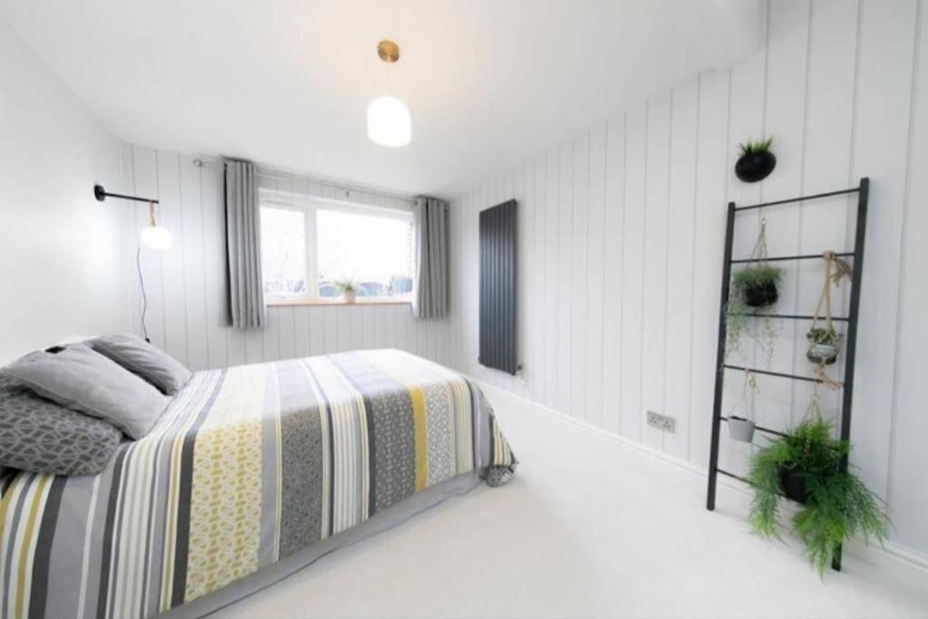 Recently Refurbished Home. Poulton-le-Fylde ภายนอก รูปภาพ