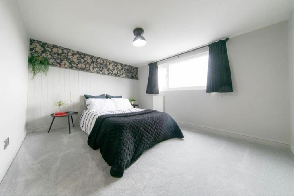 Recently Refurbished Home. Poulton-le-Fylde ภายนอก รูปภาพ