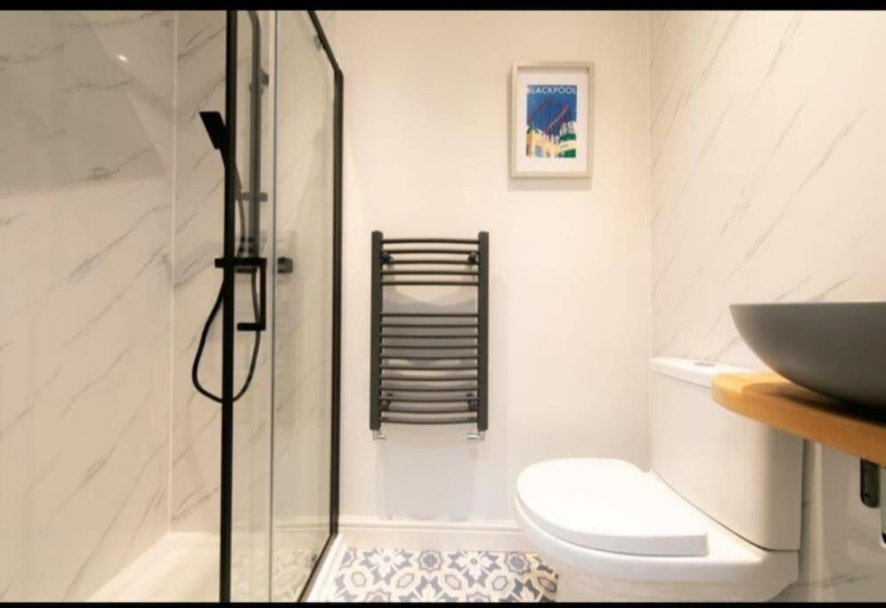 Recently Refurbished Home. Poulton-le-Fylde ภายนอก รูปภาพ