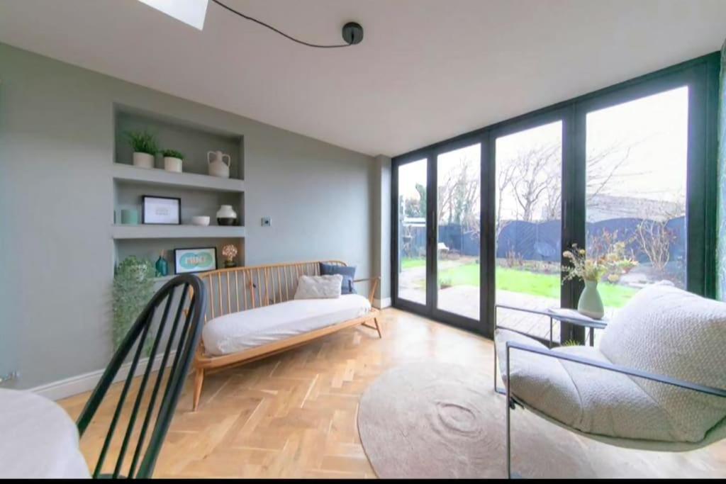 Recently Refurbished Home. Poulton-le-Fylde ภายนอก รูปภาพ